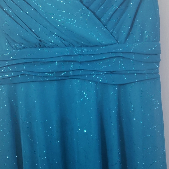 Emily West Girl's Dress 👗 - Picture 3 of 4